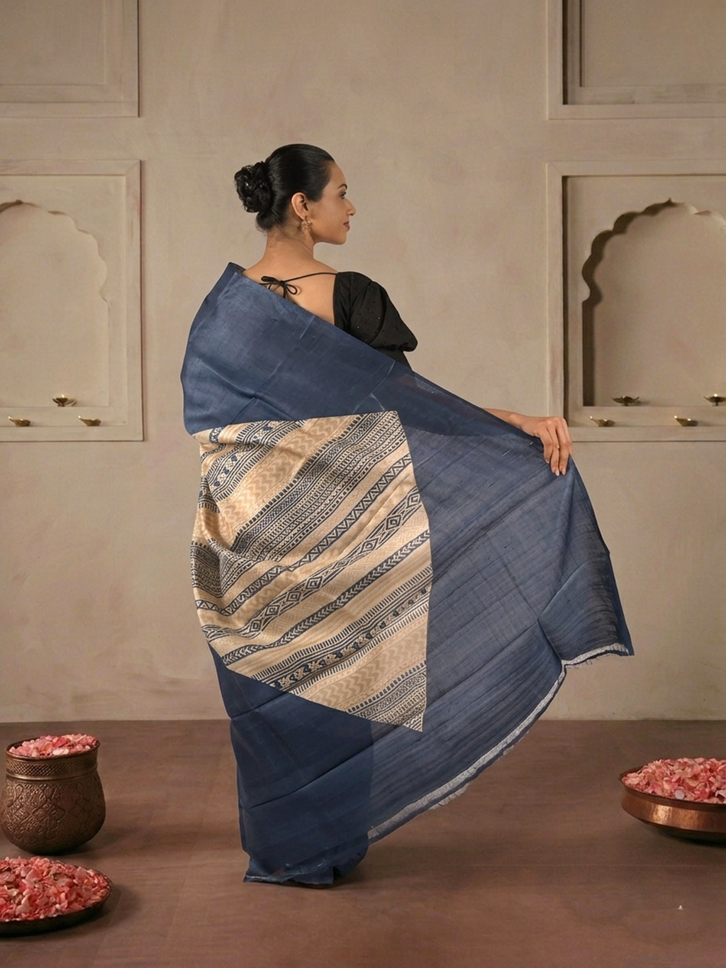 NEELAAROHI